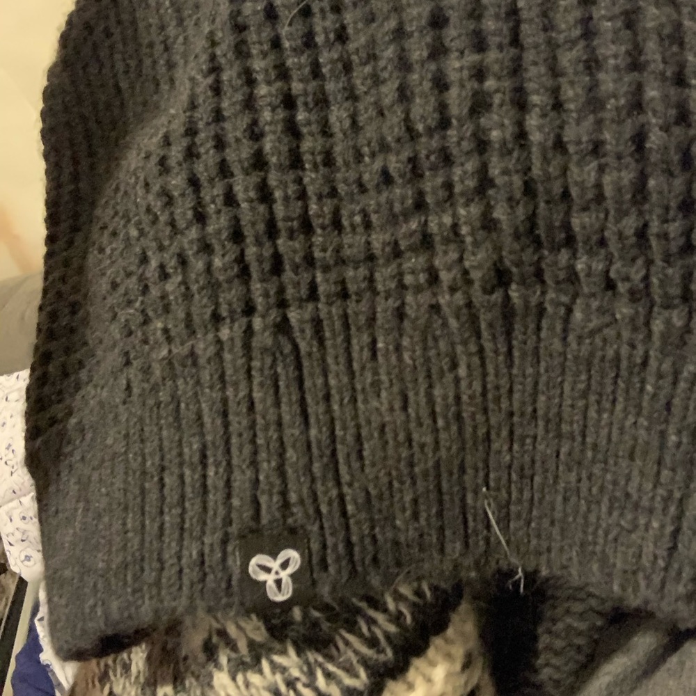 Black Knit TNA toque